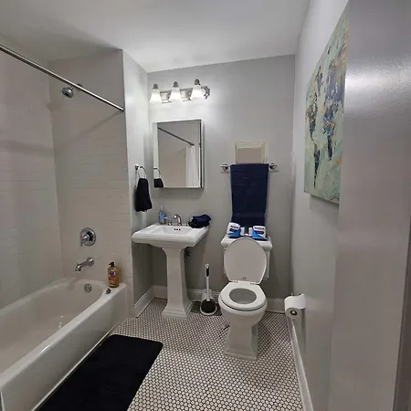 Gold Coast Downtown Sleeps 20 Apartment