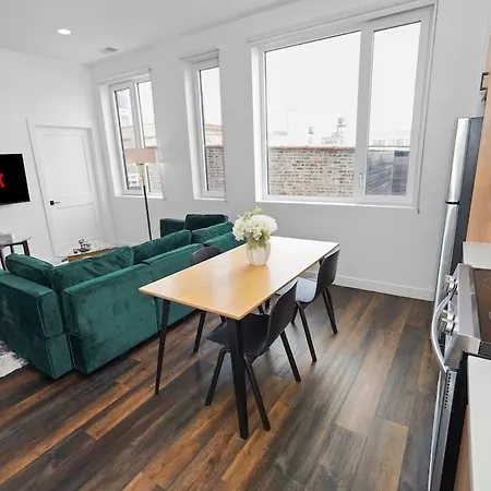 4br South Loop By Soldier Field Area Apartment *