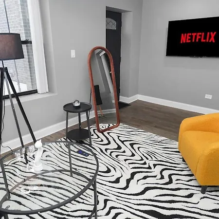 Apartment Cozy 2br Unit Near Garfield Park & United Center Chicago