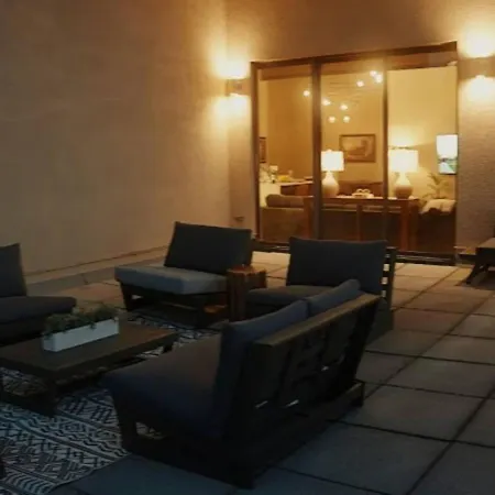 Downtown Penthouse 5bd Views Parking Gym