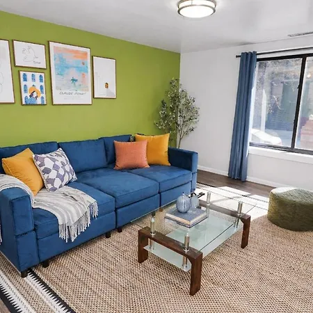 3 King Beds Near Wicker Park