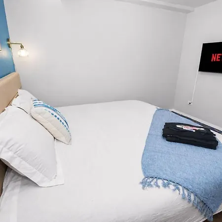 3 King Beds Near Wicker Park Apartment