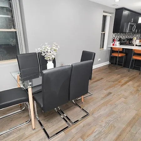 Cozy 2br Unit Near Garfield Park & United Center *