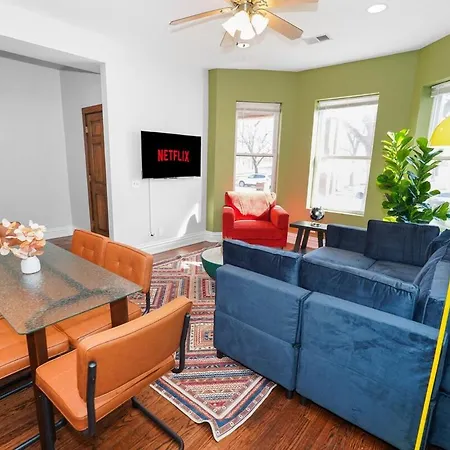King Bed 6br With Pool Table Sleeps 16 Near Humboldt Park Apartment *