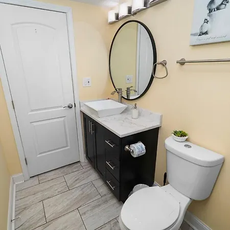 Cozy 2br Unit Near Garfield Park & United Center * Chicago