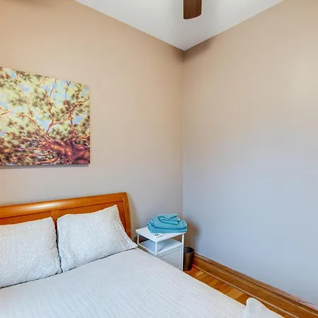 Holiday home 1 Mi To Wrigley! Quintessential Chi-town Greystone Chicago