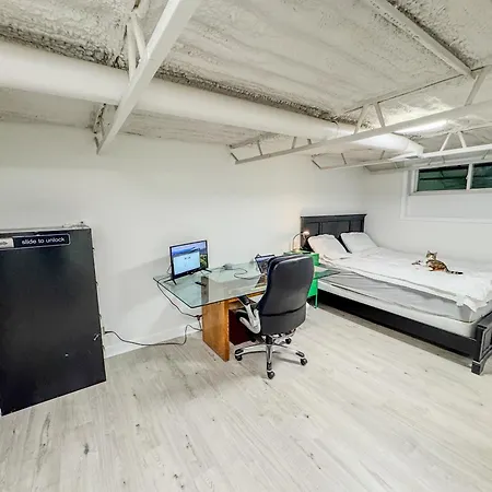Comfort West Urban Loft House Apartment