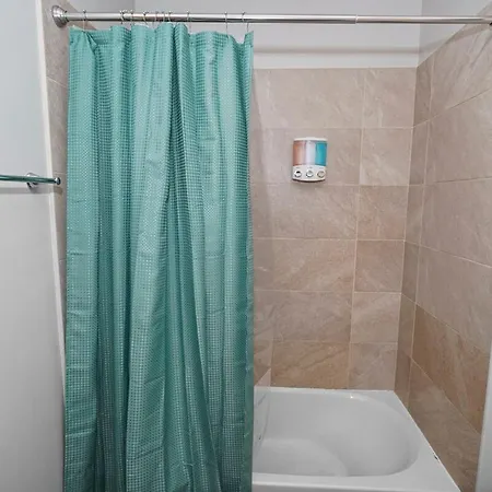 King Bed 6br With Pool Table Sleeps 16 Near Humboldt Park * Chicago