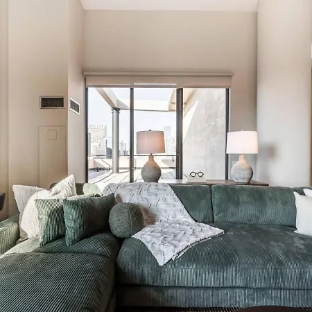 Downtown Penthouse 5bd Views Parking Gym Apartment *