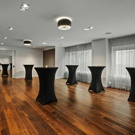 Hotel 55 Downtown 4*
