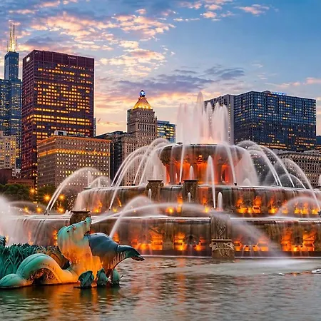 Spacious 3br 420 Friendly Near Mccormick Place, Lakefront And Soldier Field Chicago