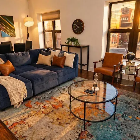 Spacious 3br 420 Friendly Near Mccormick Place, Lakefront And Soldier Field