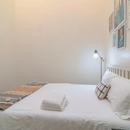 2br Escape With Optional Parking Near Mccormick Place, Navy Pier, Shedd Aquarium, And Millennium Park *