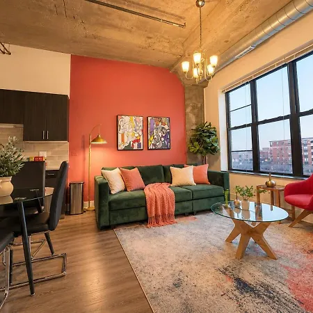 Fully Equipped 2br In South Loop With Optional Parking And Gym Access Near Mccormick Place & Lakefront Attractions