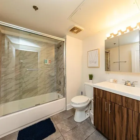 Fully Equipped 2br In South Loop With Optional Parking And Gym Access Near Mccormick Place & Lakefront Attractions Apartment *