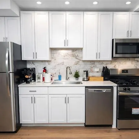 Cozy 3br Garden Near Loyola & Downtown Apartment Chicago