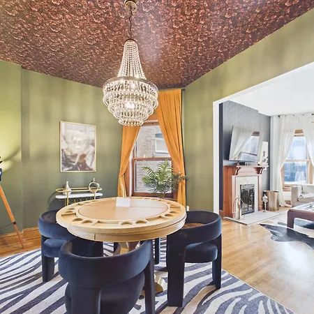 Addison Elite Art Deco Retreat Garage Apartment Chicago