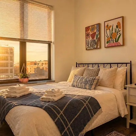 Apartment Mccormick Place Spacious 3br Family Heaven With Optional Parking Sleeps 10 Guests Near Soldier Field And Field Museum Chicago