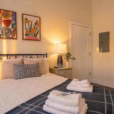 Apartment Mccormick Place Spacious 3br Family Heaven With Optional Parking Sleeps 10 Guests Near Soldier Field And Field Museum Chicago