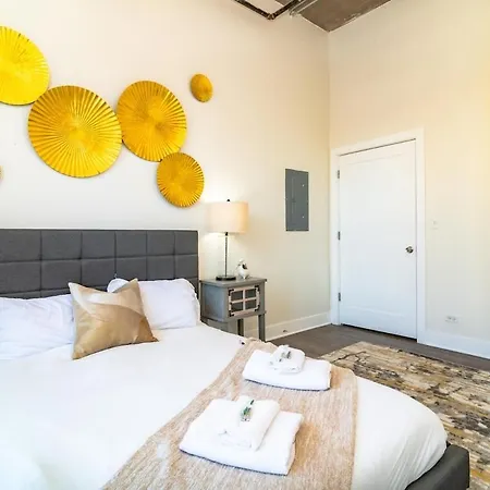 Family Friendly Spacious 3br Sleeps Up To 10 Guests With Optional Parking And Gym Access Near Mccormick Place And Soldier Field
