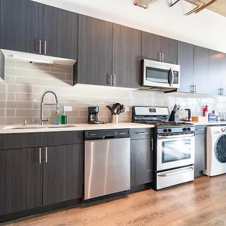 Apartment Family Friendly Spacious 3br Sleeps Up To 10 Guests With Optional Parking And Gym Access Near Mccormick Place And Soldier Field *