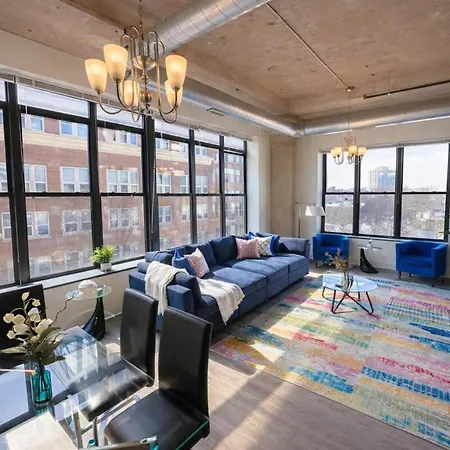 Apartment Family Friendly Spacious 3br Sleeps Up To 10 Guests With Optional Parking And Gym Access Near Mccormick Place And Soldier Field