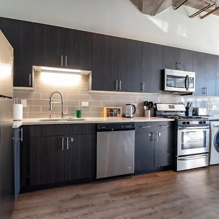 Mccormick Place Spacious 3br Family Heaven With Optional Parking Sleeps 10 Guests Near Soldier Field And Field Museum