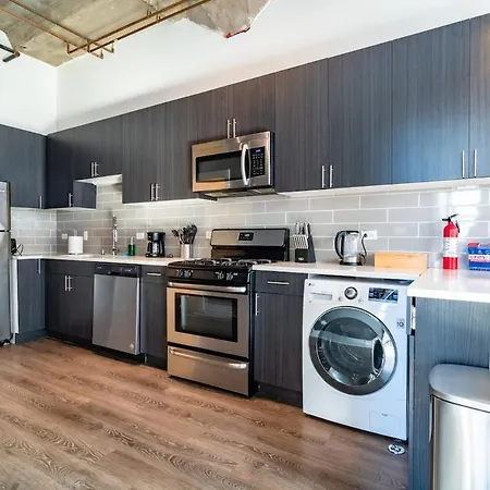 Family Friendly Spacious 3br Sleeps Up To 10 Guests With Optional Parking And Gym Access Near Mccormick Place And Soldier Field Apartment Chicago