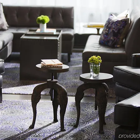 Staypineapple, An Iconic Hotel, The Loop 4* Chicago