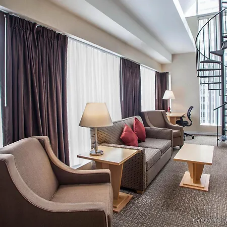 Hotel Comfort Michigan Avenue 3*