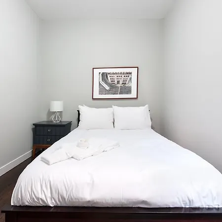 Apartment On N Damen Avenue *