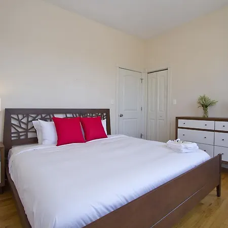 Four-bedroom On N Halsted Street Apt 3w Apartment