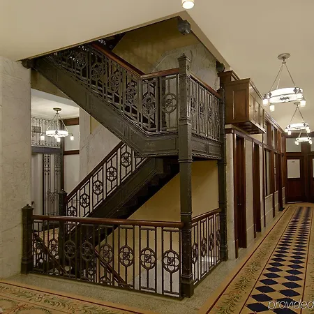 Staypineapple, An Iconic Hotel, The Loop Hotel 4*