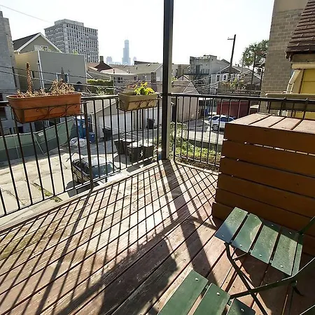 Two-bedroom On North Elizabeth Street 2 Chicago