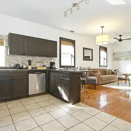 Two-bedroom On North Elizabeth Street 2 * Chicago