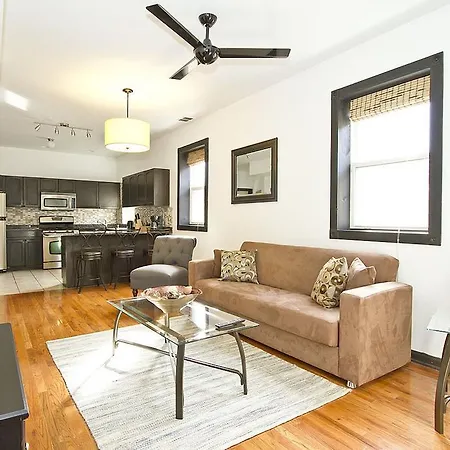 Two-bedroom On North Elizabeth Street 2 Chicago
