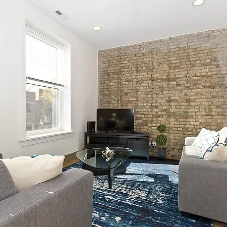 Aparthotel Two-bedroom On N Southport Avenue Apt 2 Chicago