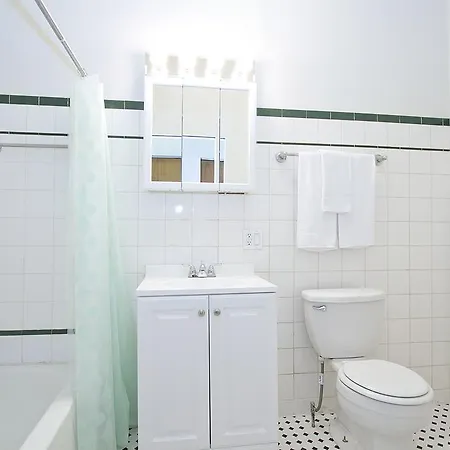 Apartment Four-bedroom On N Racine Avenue Apt 1 Chicago