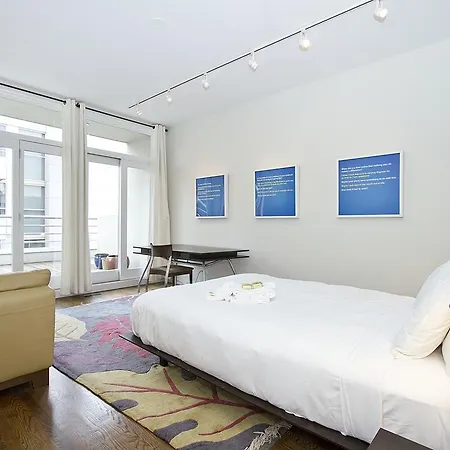 Three-bedroom On W Huron Street Apt E Apartment *