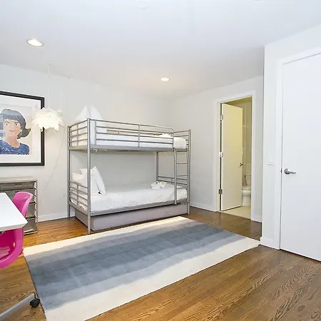 Three-bedroom On W Huron Street Apt E * Chicago