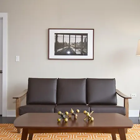 Two-bedroom On W Randolph Street Apt 6c *