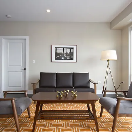 Two-bedroom On W Randolph Street Apt 6c