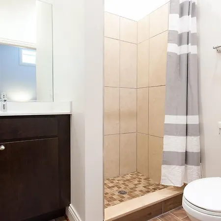 Studio On W Fullerton Avenue Apt A Chicago