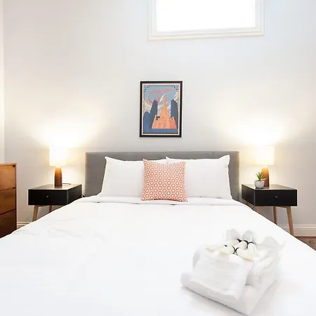 Studio On W Fullerton Avenue Apt A Apartment *