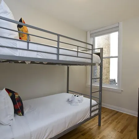 Apartment Two-bedroom On W Division Street Apt 2r *