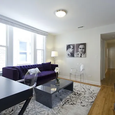 Two-bedroom On W Division Street Apt 2r Apartment