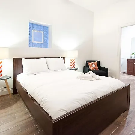 Apartment Studio On W Fullerton Avenue Apt E