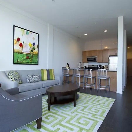 Two-bedroom On W Fullerton Avenue Apt 305 Apartment *