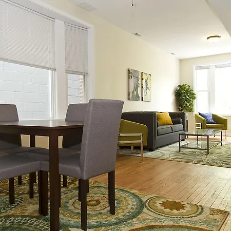 Two-bedroom On N Southport Ave Apt 2