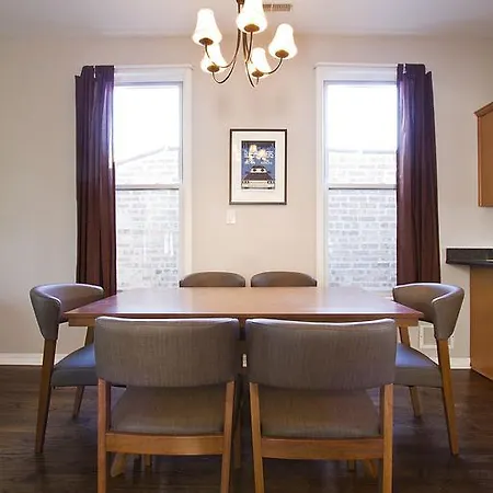 Three-bedroom On W Roscoe Street Apt 3 Apartment